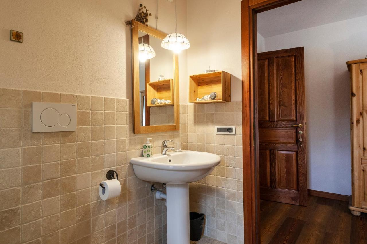 Maison Le Champ B&B Questa Casa Non E Un Albergo La Salle Ngoại thất bức ảnh