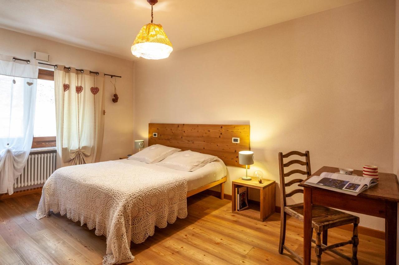 Maison Le Champ B&B Questa Casa Non E Un Albergo La Salle Ngoại thất bức ảnh