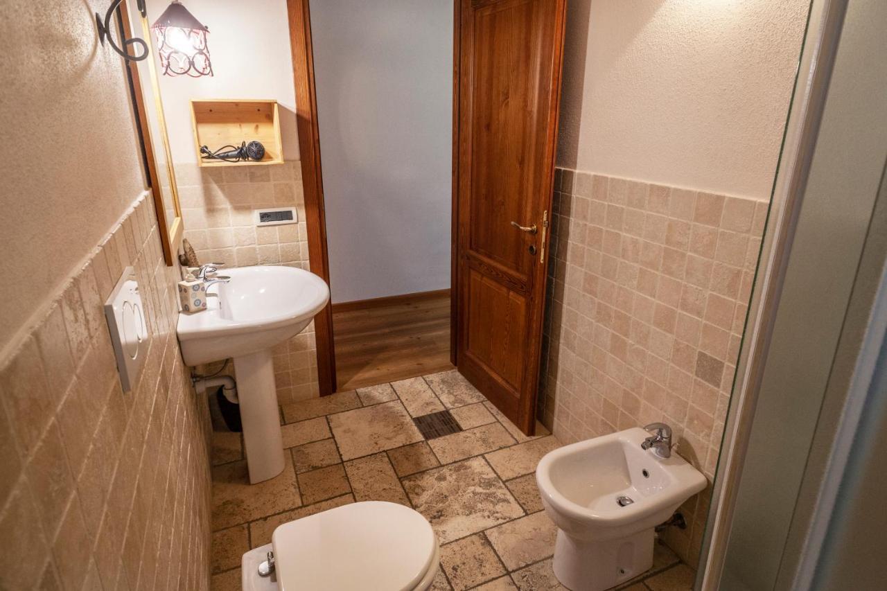 Maison Le Champ B&B Questa Casa Non E Un Albergo La Salle Ngoại thất bức ảnh